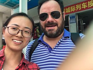 客户通过对天视美制罐的实地考察后，很快就